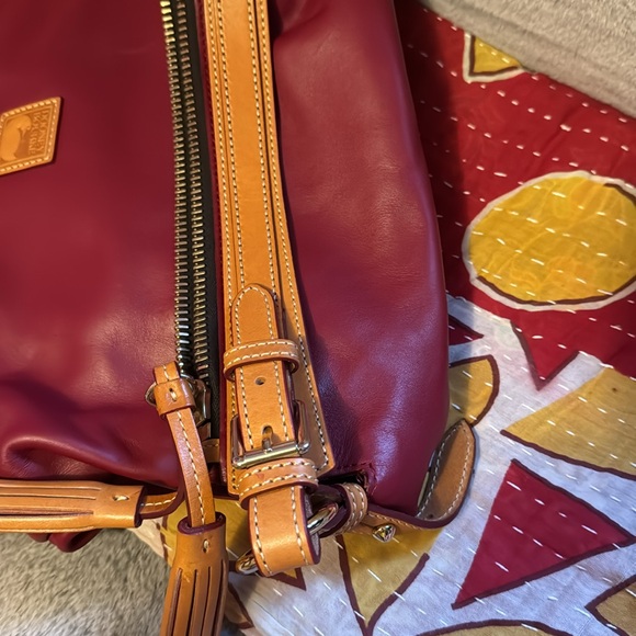 Dooney Burke bag.  Zip top, fold over. Excellent condition - Picture 4 of 6